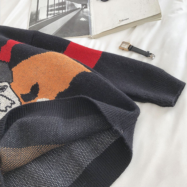 Ümmarguse kaelusega ja tikanditega vabaaja naiste kampsun