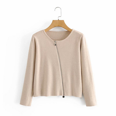 Peenikesest kudumisest ja asümmeetrilise kinnitusega naiste kampsun