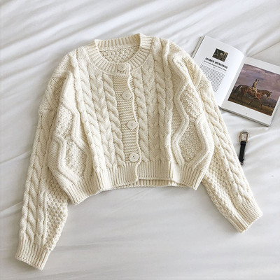 Γυναικεία πλεκτή ζακέτα με κουμπιά και οβάλ ντεκολτέ