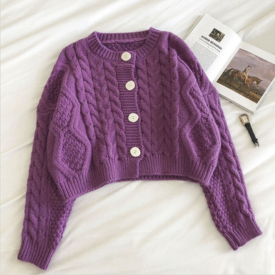 Γυναικεία πλεκτή ζακέτα με κουμπιά και οβάλ ντεκολτέ