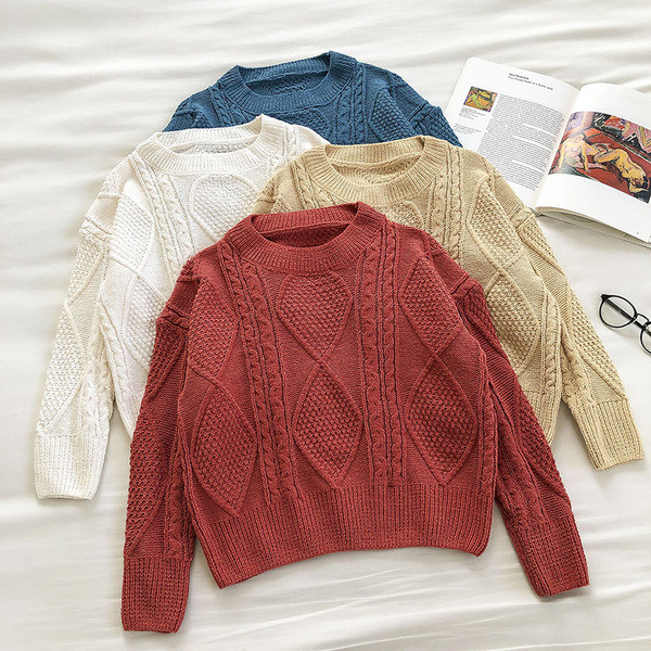 Γυναικείο πουλόβερ με στρογγυλή λαιμόκοψη και μακριά μανίκια