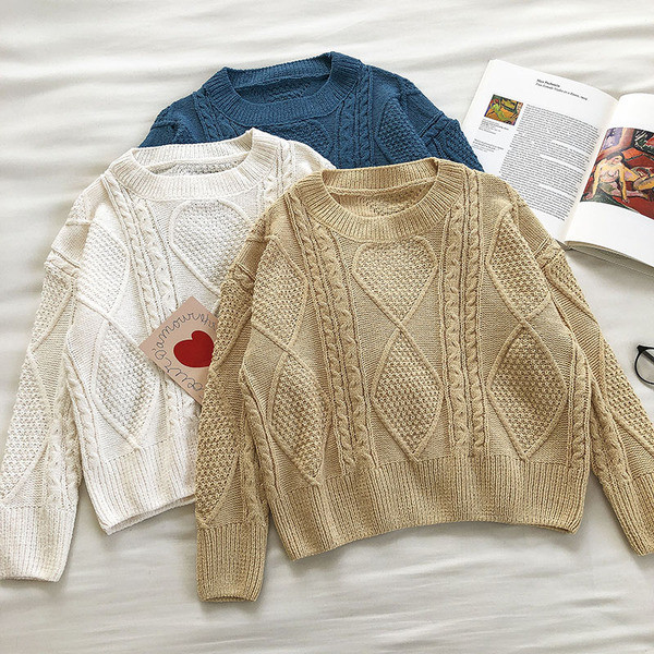 Γυναικείο πουλόβερ με στρογγυλή λαιμόκοψη και μακριά μανίκια