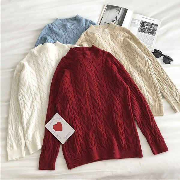 Μαλακό γυναικείο πουλόβερ με στρογγυλή λαιμόκοψη