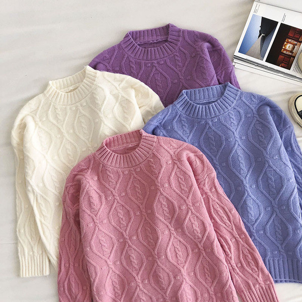 Πουλόβερ μοντέρνο με στρογγυλή λαιμόκοψη και μακριά μανίκια