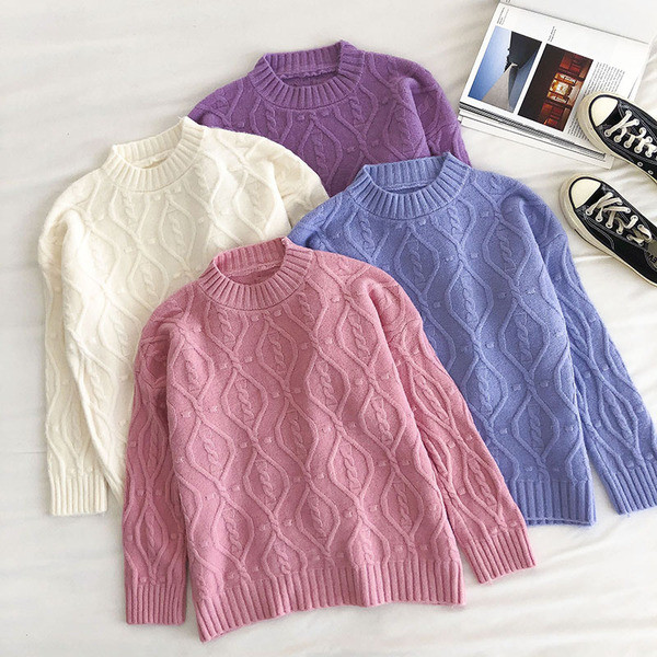 Πουλόβερ μοντέρνο με στρογγυλή λαιμόκοψη και μακριά μανίκια