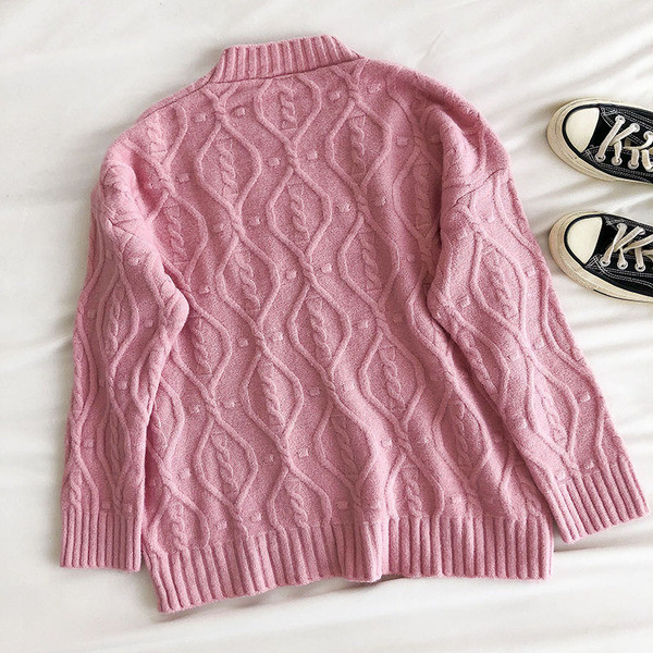 Πουλόβερ μοντέρνο με στρογγυλή λαιμόκοψη και μακριά μανίκια