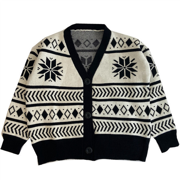 Μοντέρνα γυναικεία ζακέτα με κουμπιά και μοτίβο