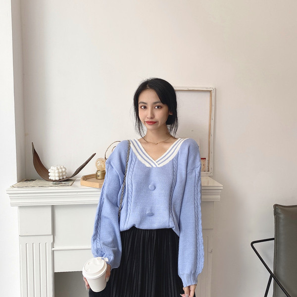 Naiste vabaaja kampsun spitsikaelusega - lai mudel