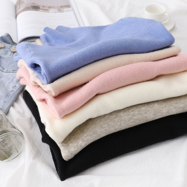 Naiste sviiter kõrge kraega tavaline mudel