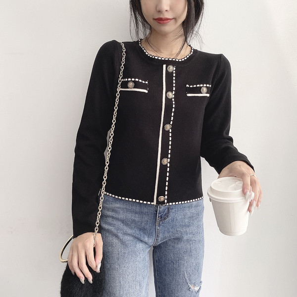 Kahes värvitoonis ovaalse kaelusega vabaaja naiste kampsun