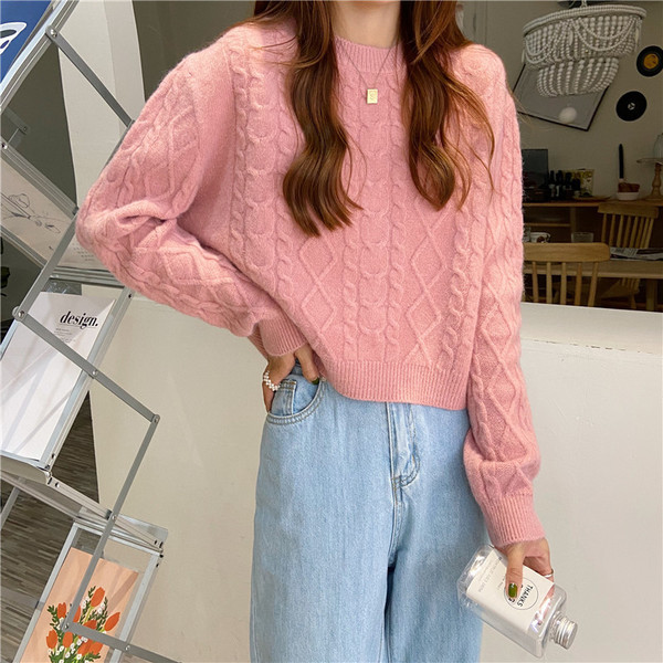 Uut mudelit ümara kaelusega ja pikkade varrukatega naiste kampsun