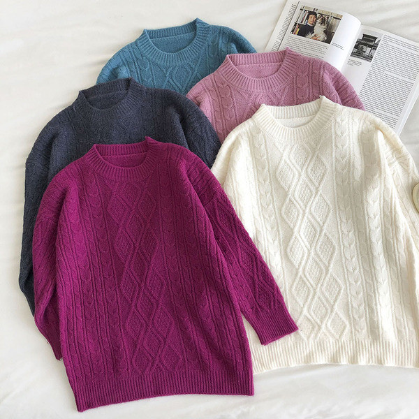 Pehme ümara kaelusega naiste kampsun