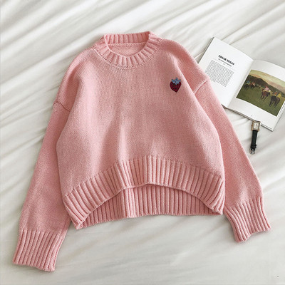 Γυναικείο πουλόβερ με στρογγυλή λαιμόκοψη και κέντημα φράουλα