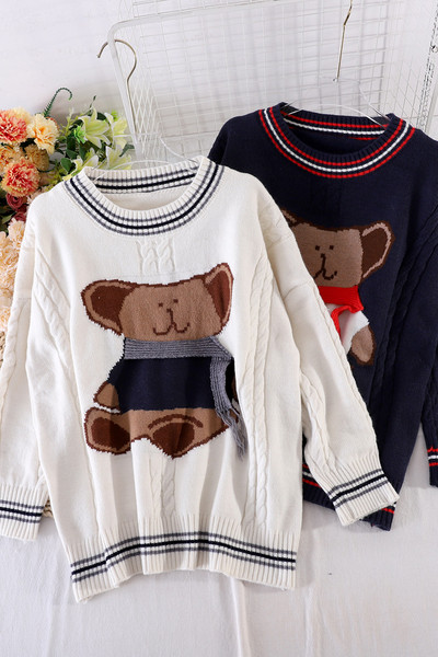 Γυναικείο casual πουλόβερ με απλικέ και μακριά μανίκια