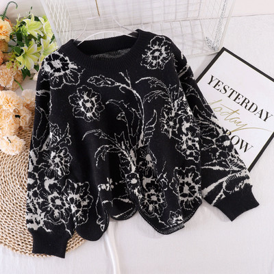 Γυναικείο casual πουλόβερ με οβάλ λαιμόκοψη - ασύμμετρο μοντέλο