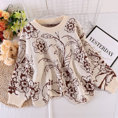 Γυναικείο casual πουλόβερ με οβάλ λαιμόκοψη - ασύμμετρο μοντέλο