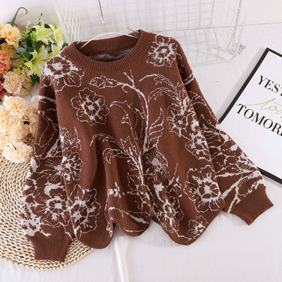 Γυναικείο casual πουλόβερ με οβάλ λαιμόκοψη - ασύμμετρο μοντέλο