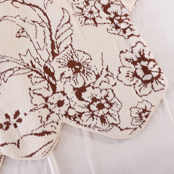 Γυναικείο casual πουλόβερ με οβάλ λαιμόκοψη - ασύμμετρο μοντέλο