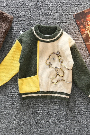 Детски модерен пуловер с обло деколте и бродерия