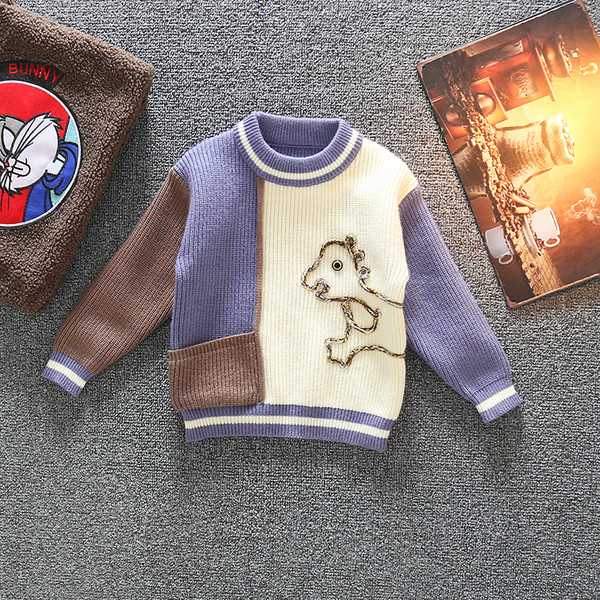 Παιδικό μοντέρνο πουλόβερ με στρογγυλή λαιμόκοψη και κεντήματα