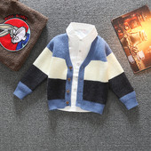 Moodne nööpide ja spitsikaelusega lastevest