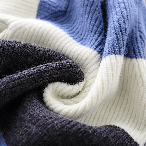 Moodne nööpide ja spitsikaelusega lastevest