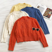 Γυναικείο πουλόβερ με στρογγυλή λαιμόκοψη και μακριά μανίκια