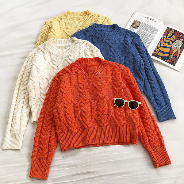 Γυναικείο πουλόβερ με στρογγυλή λαιμόκοψη και μακριά μανίκια