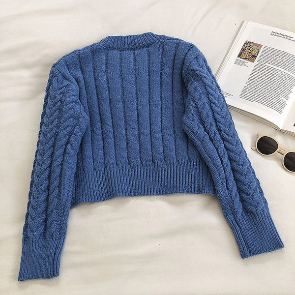 Γυναικείο πουλόβερ με στρογγυλή λαιμόκοψη και μακριά μανίκια