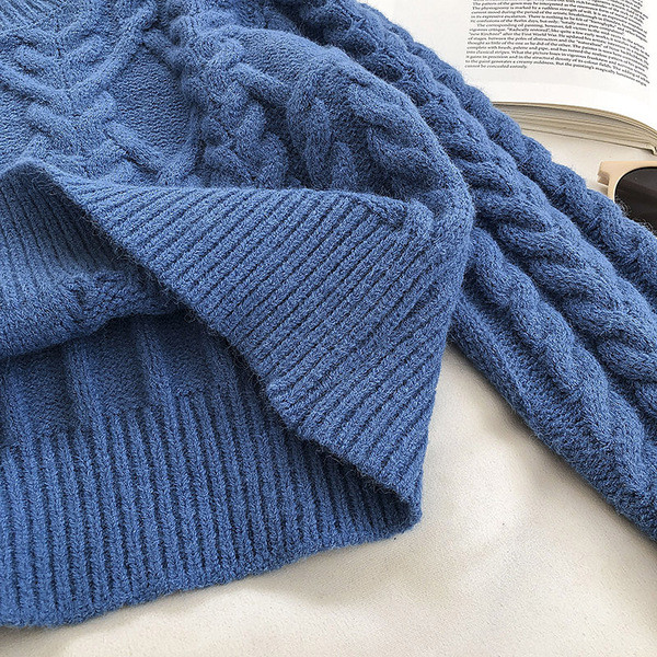 Γυναικείο πουλόβερ με στρογγυλή λαιμόκοψη και μακριά μανίκια