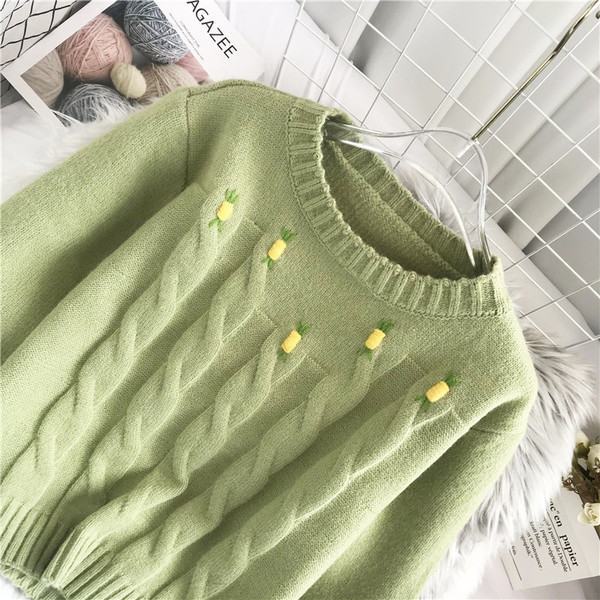 Moodne naiste kampsun ümara dekoltee ja tikandiga