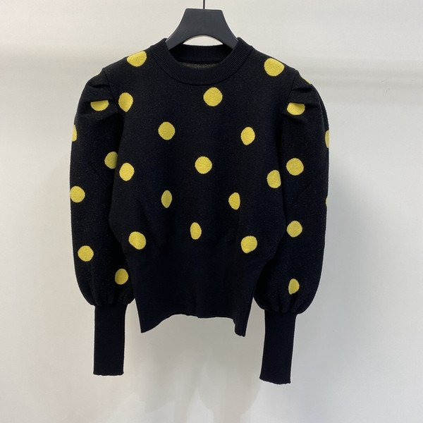 Γυναικείο πουλόβερ με οβάλ ντεκολτέ και μανίκια