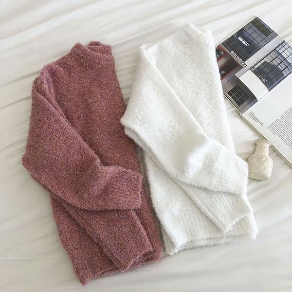 Γυναικείο πουλόβερ με οβάλ λαιμόκοψη