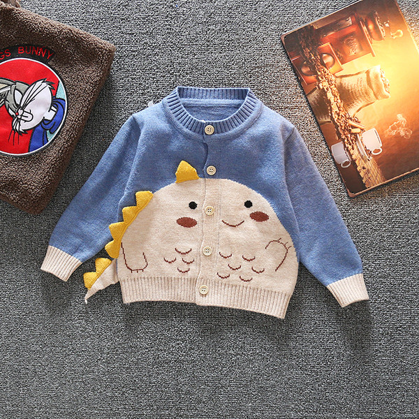 Moodne tikandiga ja ümara kaelusega lastevest poistele