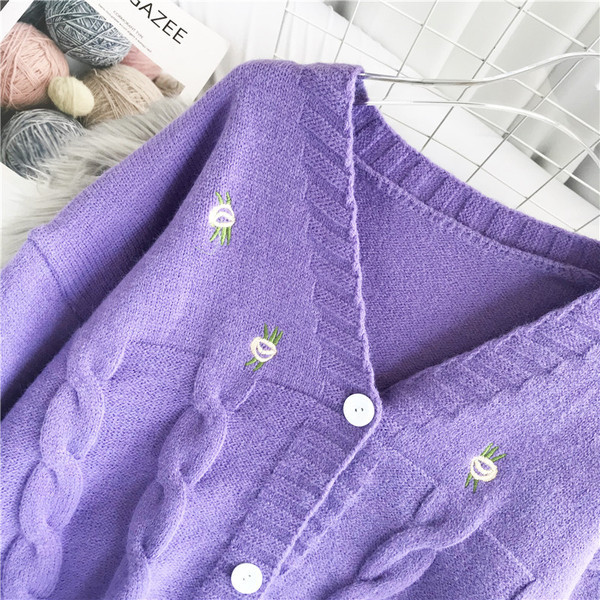 Moodne naiste vest V-kaelusega ja tikandiga