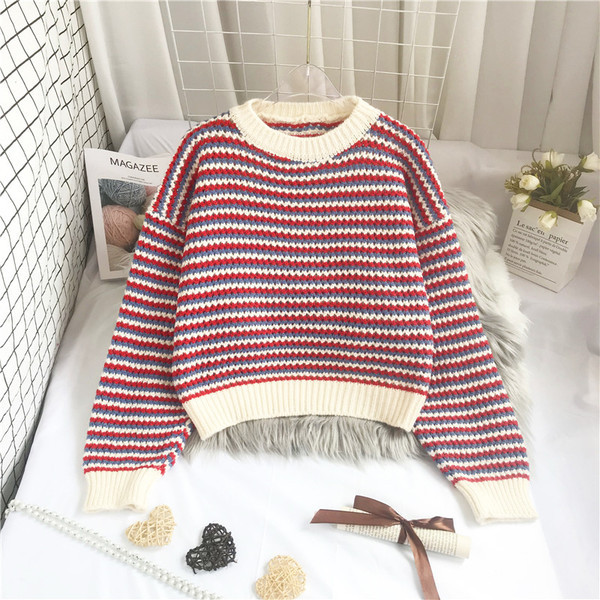 Γυναικείο ριγέ πουλόβερ με οβάλ λαιμόκοψη κατάλληλο για το χειμώνα