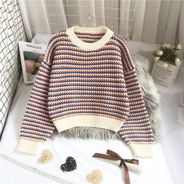 Γυναικείο ριγέ πουλόβερ με οβάλ λαιμόκοψη κατάλληλο για το χειμώνα