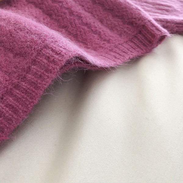 Pehme ovaalse kaelusega naiste kampsun