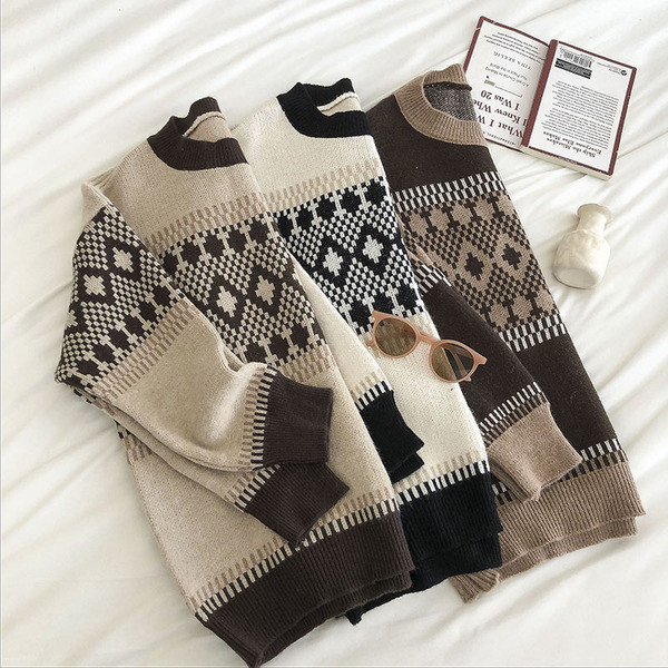 Φαρδύ μοντέλοπλεκτό γυναικείο πουλόβερ με στρογγυλή λαιμόκοψη