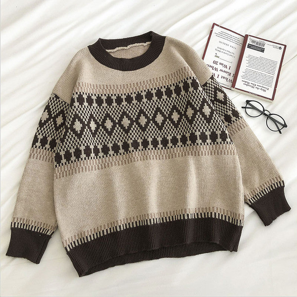 Φαρδύ μοντέλοπλεκτό γυναικείο πουλόβερ με στρογγυλή λαιμόκοψη