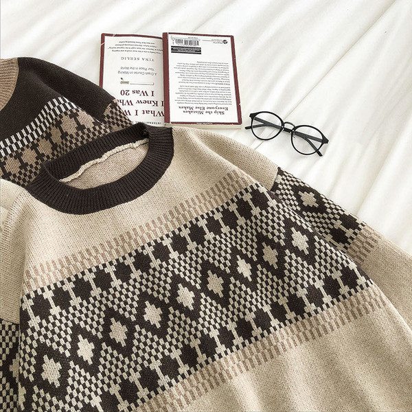 Φαρδύ μοντέλοπλεκτό γυναικείο πουλόβερ με στρογγυλή λαιμόκοψη