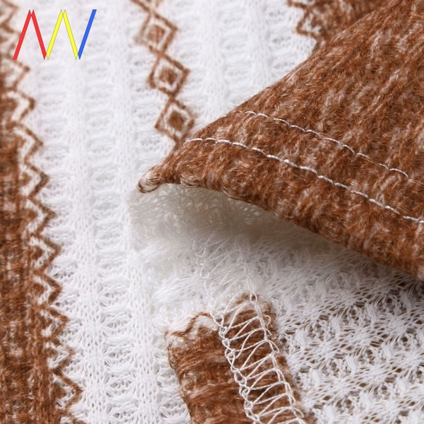 Ženski prugasti pulover s V izrezom - velika veličina