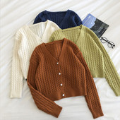 Ежедневна дамска жилетка с копчета и шпиц деколте