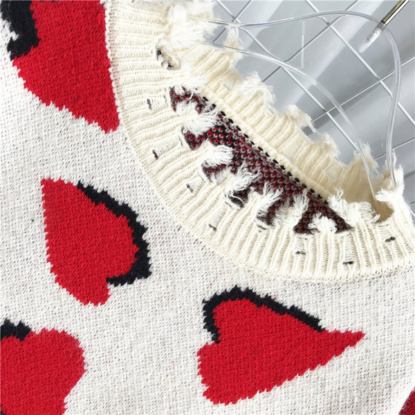 Νέο μοντέλο πλεκτό πουλόβερ με τύωμα καρδιές