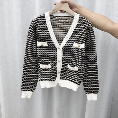 Дамска ежедневна жилетка с шпиц деколте и джобове