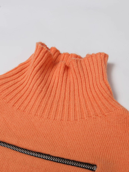 Μοντέρνο πουλόβερ με φερμουάρ και σκισμένα μοτίβα