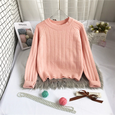 Μοντέρνο γυναικείο πουλόβερ  με οβάλ ντεκολτέ και μακριά μανίκια