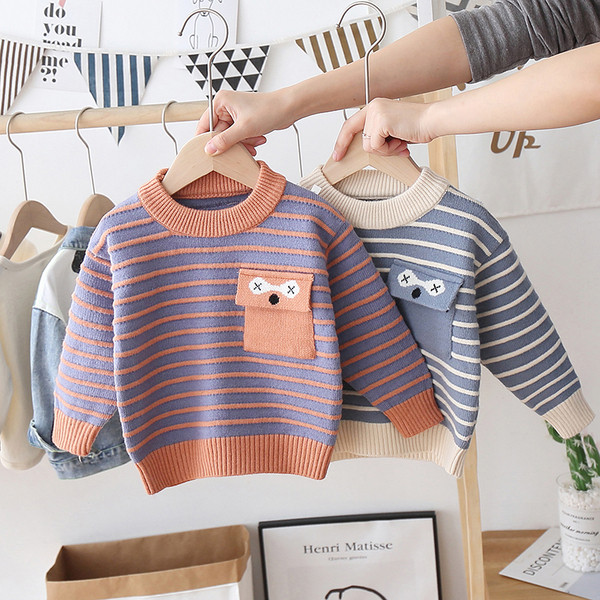 Lastele mõeldud ümara kaelusega triibuline kampsun poistele