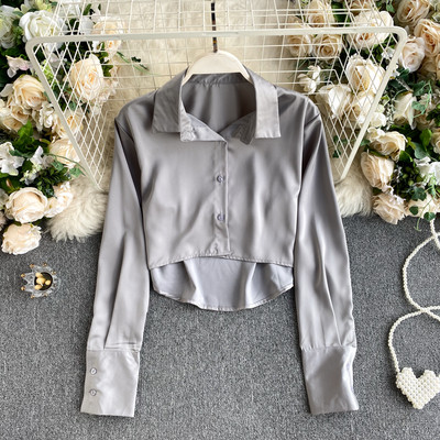 Stiilne naiste lühike särk klassikalise krae ja nööpidega