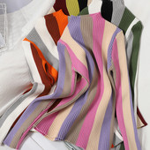 Πολύχρωμο γυναικείο πουλόβερ με χαμηλό κολάρο